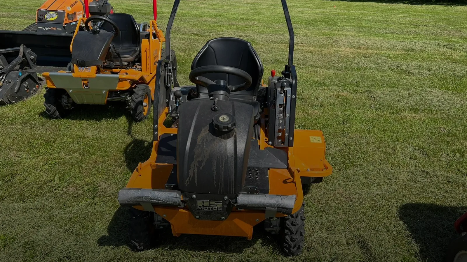 Grünpflege im Solarpark